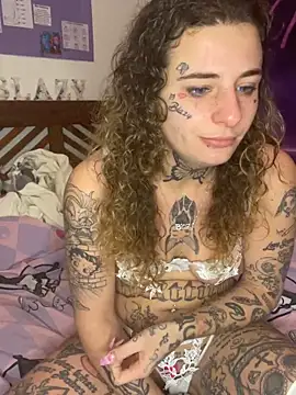 BlazyKitsune- online show from 2, 2, 2025