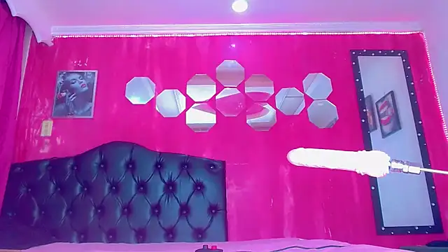 TiffanyMackensyy online show from 22, 11, 2025