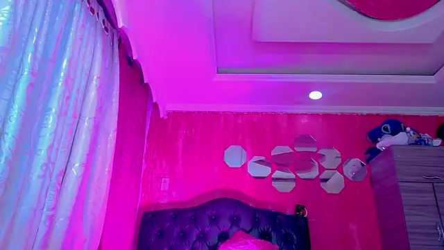 TiffanyMackensyy online show from 18, 3, 2026