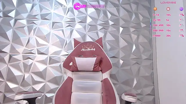 Snapshot of NAOMI_WINDSOR chatting on 10, 9, 2025 NAOMI WINDSOR online show from 10, 9, 2025