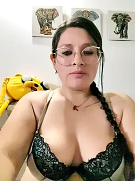 Snapshot of Neve_Collins chatting on 21, 1, 2025 Neve Collins online show from 21, 1, 2025