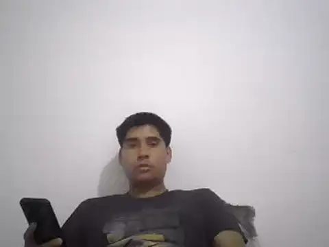 estudiante69 online show from 5, 12, 2024