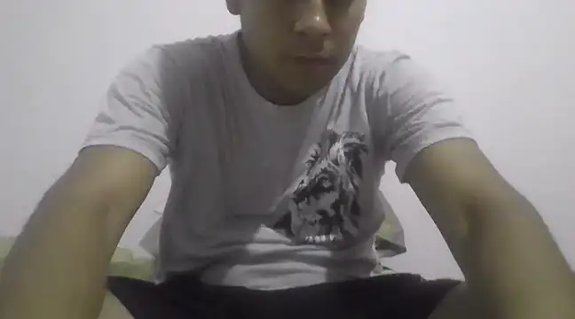 estudiante69 online show from 6, 2, 2025