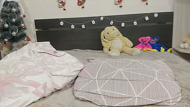 lola  banny online show from 3, 12, 2024