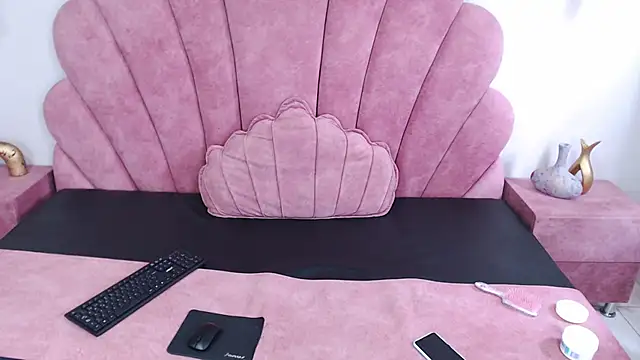 Snapshot of Candy_Bony chatting on 4, 1, 2025 Candy Bony online show from 4, 1, 2025