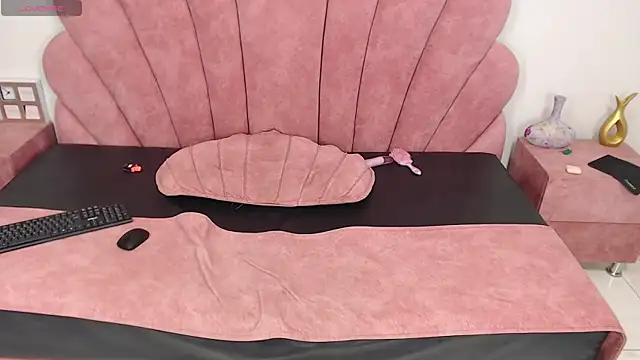 Candy Bony online show from 25, 5, 2026