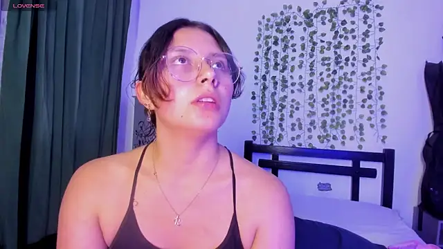 Noellesable online show from 7, 3, 2025