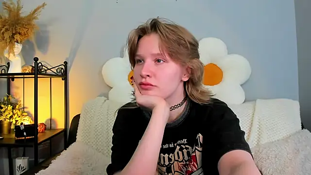 EvaStevs online show from 15, 2, 2025