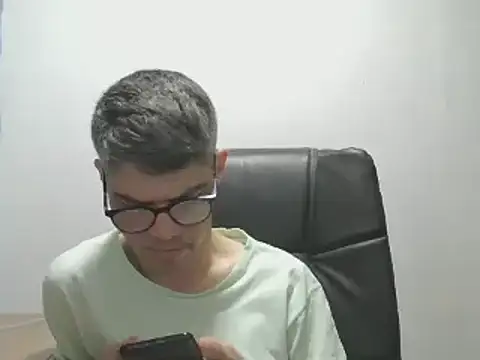 Snapshot of DiGabriel chatting on 2, 12, 2024 DiGabriel online show from 2, 12, 2024