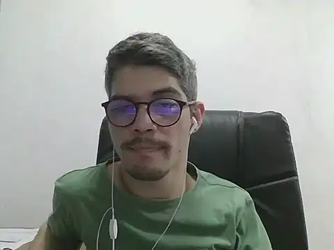 Snapshot of DiGabriel chatting on 11, 9, 2025 DiGabriel online show from 11, 9, 2025
