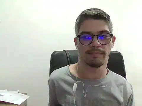 Snapshot of DiGabriel chatting on 4, 2, 2026 DiGabriel online show from 4, 2, 2026