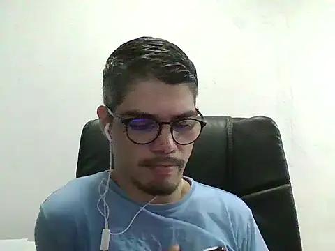 Snapshot of DiGabriel chatting on 6, 2, 2026 DiGabriel online show from 6, 2, 2026