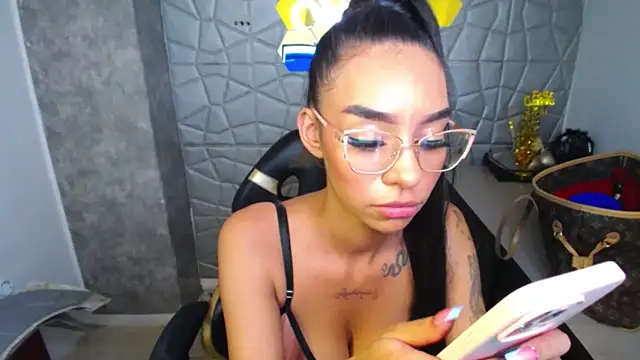 Tiffanny online show from 12, 3, 2025