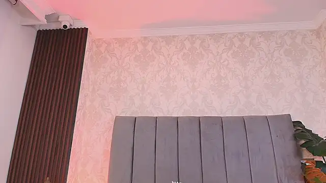 Snapshot of MeganCruzGB chatting on 12, 3, 2025 MeganCruzGB online show from 12, 3, 2025