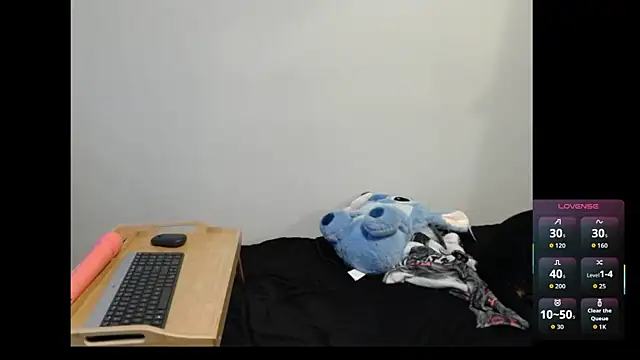 Snapshot of LilyFoxxx chatting on 22, 4, 2026 LilyFoxxx online show from 22, 4, 2026