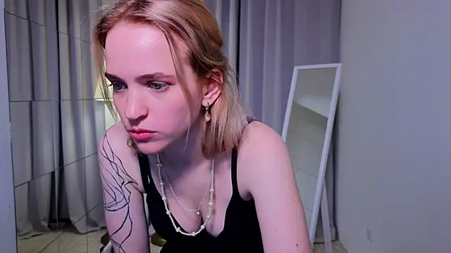 Snapshot of lolly_pie chatting on 3, 12, 2024 lolly pie online show from 3, 12, 2024