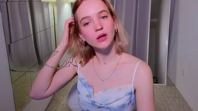 Snapshot of lolly_pie chatting on 4, 12, 2024 lolly pie online show from 4, 12, 2024