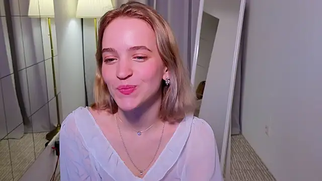 Snapshot of lolly_pie chatting on 4, 12, 2024 lolly pie online show from 4, 12, 2024