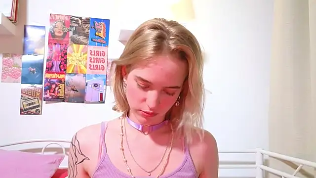 Snapshot of lolly_pie chatting on 9, 12, 2024 lolly pie online show from 9, 12, 2024