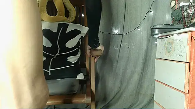 Skinnyshiny boy online show from 19, 1, 2025