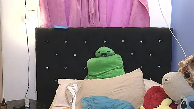 Sweet xuee18 online show from 24, 7, 2026