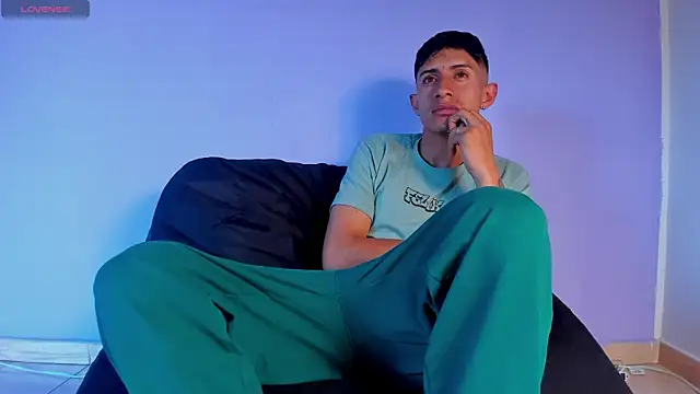 Snapshot of BIG_cockpether chatting on 17, 12, 2025 BIG cockpether online show from 17, 12, 2025