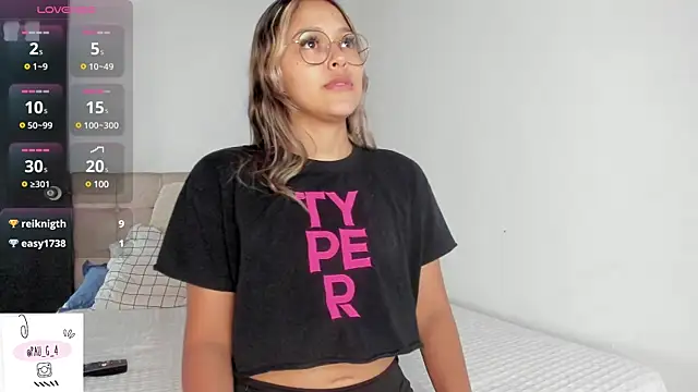 Snapshot of Cami_hunter_ chatting on 11, 1, 2025 Cami hunter online show from 11, 1, 2025