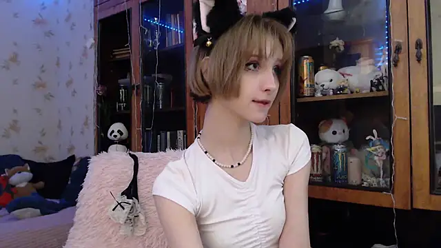 cloudgirrl online show from 15, 2, 2025