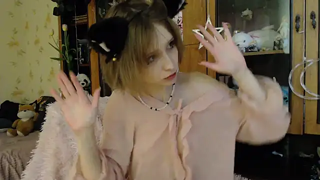 cloudgirrl online show from 9, 3, 2025