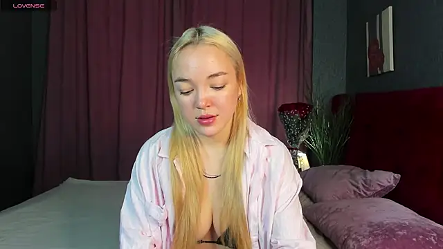 Christy Little online show from 6, 3, 2025