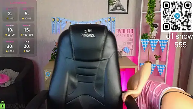 Christy Little online show from 25, 9, 2025