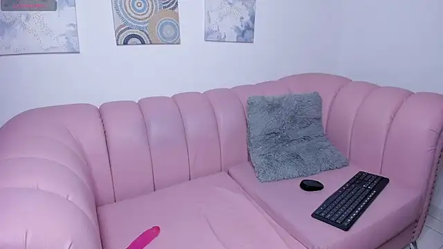 Aaliyah Salma online show from 12, 12, 2024