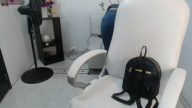 ariana crazzy online show from 28, 1, 2025