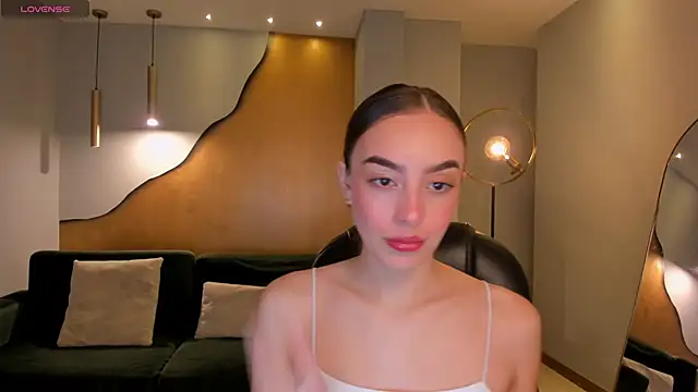 KaiaFerreira online show from 31, 1, 2025