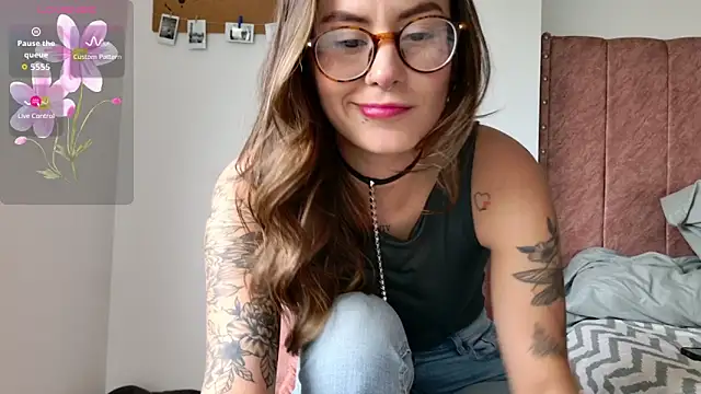 Emmy petit online show from 3, 2, 2026