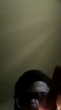 dvaughn3117 online show from 4, 2, 2025