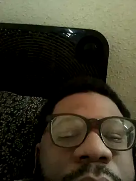 dvaughn3117 online show from 11, 3, 2025