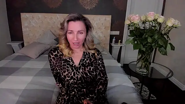 Snapshot of AllisonWilliams chatting on 29, 9, 2025 AllisonWilliams online show from 29, 9, 2025