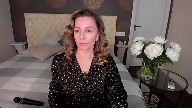 Snapshot of AllisonWilliams chatting on 16, 11, 2025 AllisonWilliams online show from 16, 11, 2025