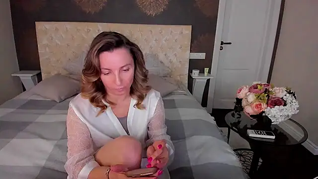 Snapshot of AllisonWilliams chatting on 26, 11, 2025 AllisonWilliams online show from 26, 11, 2025