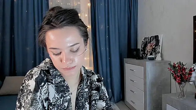 Snapshot of EmeliaReaper chatting on 23, 2, 2025 EmeliaReaper online show from 23, 2, 2025