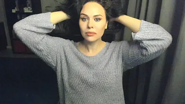 MollyCheiz online show from 30, 1, 2025