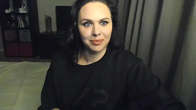 MollyCheiz online show from 9, 3, 2025