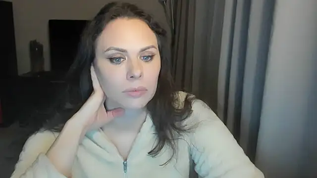 MollyCheiz online show from 25, 4, 2026