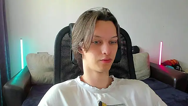 Snapshot of Ostin_meow chatting on 19, 5, 2026 Ostin meow online show from 19, 5, 2026