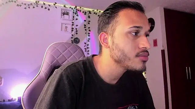 Raf brunette online show from 29, 1, 2025