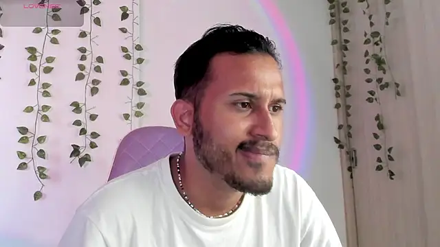 Raf brunette online show from 17, 9, 2025