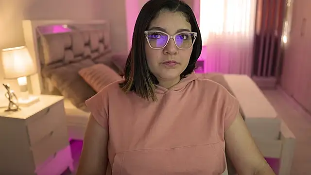 Snapshot of Camilaa_bueno chatting on 9, 12, 2024 Camilaa bueno online show from 9, 12, 2024