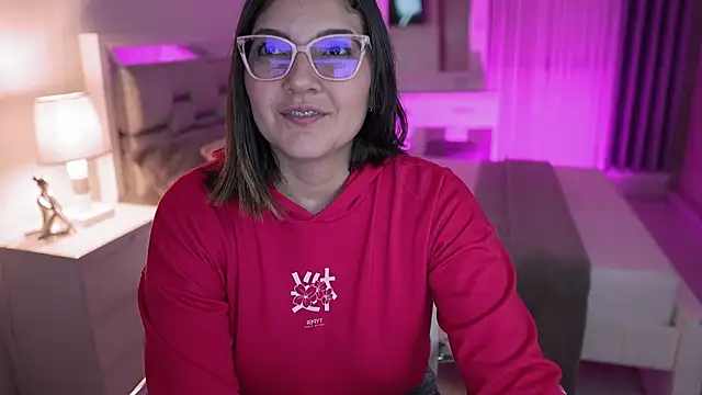 Snapshot of Camilaa_bueno chatting on 11, 12, 2024 Camilaa bueno online show from 11, 12, 2024