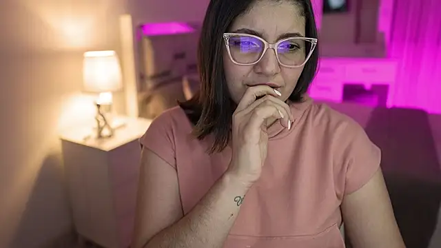Snapshot of Camilaa_bueno chatting on 19, 12, 2024 Camilaa bueno online show from 19, 12, 2024